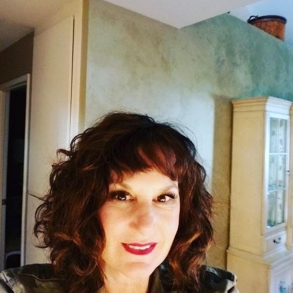 Unique clothing and housewares - Picture 2 of 16